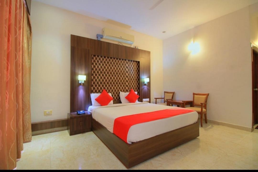 Grand Milestone Hotel Mysore Exterior foto