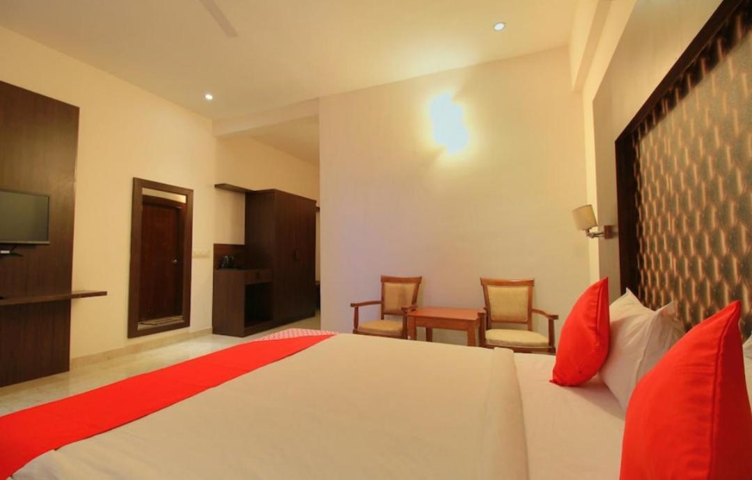 Grand Milestone Hotel Mysore Exterior foto